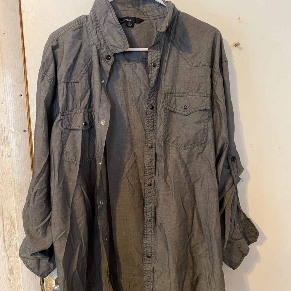 Men’s Straight-Faded XL long-sleeve shirt